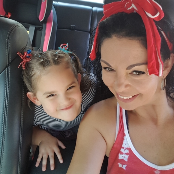 Meet your Posher, Joscelyn - Picture 2 of 2